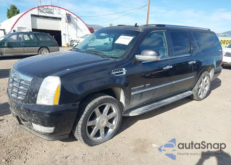 2014 Cadillac Escalade Esv Luxury z USA, uszkodzony, nr VIN 1GYS4HEF5ER178976